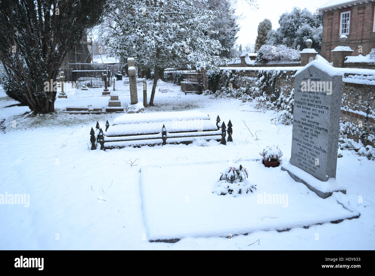 St Mary's Church graveyard, Princes Risborough, in snow Stock Photo