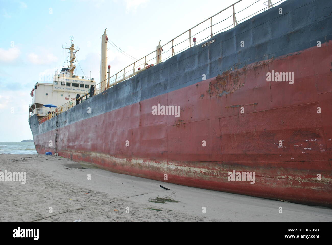 Ran aground oil tanker ship in Thailand Stock Photo Alamy