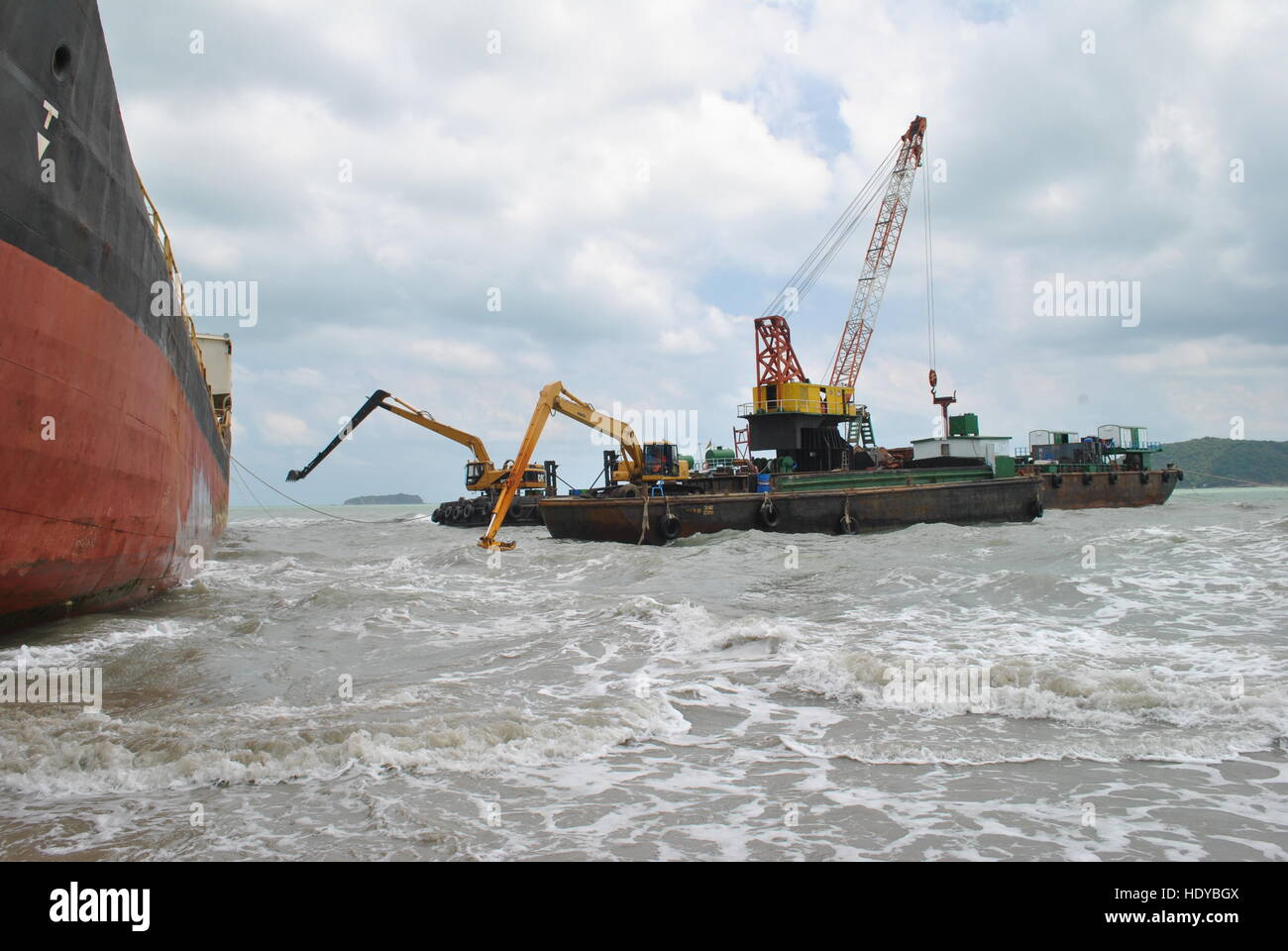 Ran aground oil tanker ship in Thailand Stock Photo Alamy