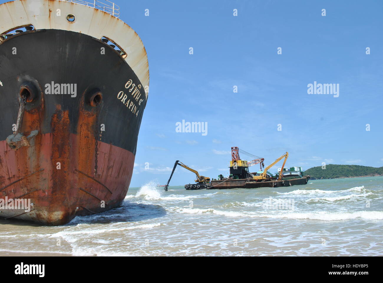 Ran aground oil tanker ship in Thailand Stock Photo Alamy