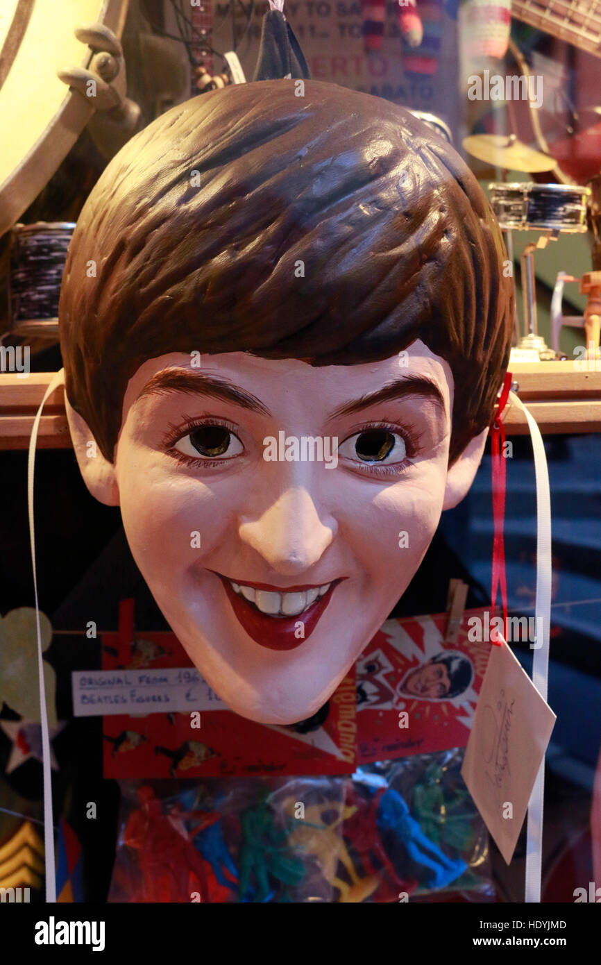Paul McCartney-Maske, Schaufenster, Venedig, Italien. Stock Photo
