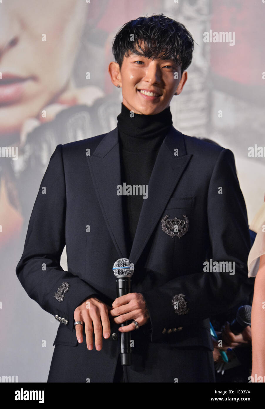 Actor Lee Joon-gi attends the world premiere of the film Resident Evil:  The Final Chapter in Tokyo, Japan on December 13, 2016. © AFLO/Alamy Live  News Stock Photo - Alamy