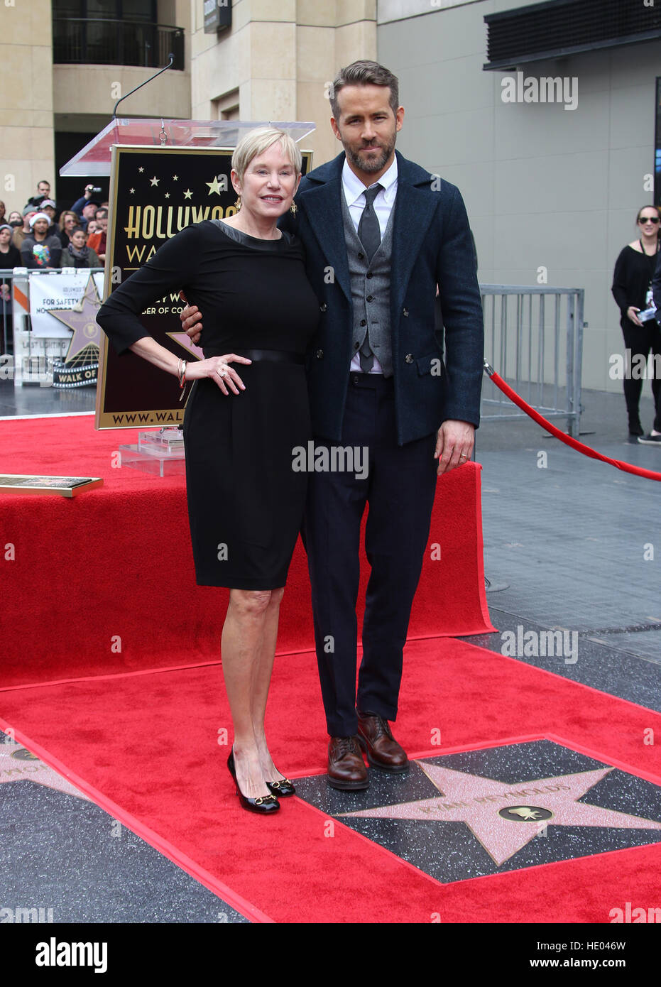 Ryan reynolds and tammy reynolds hires stock photography and images