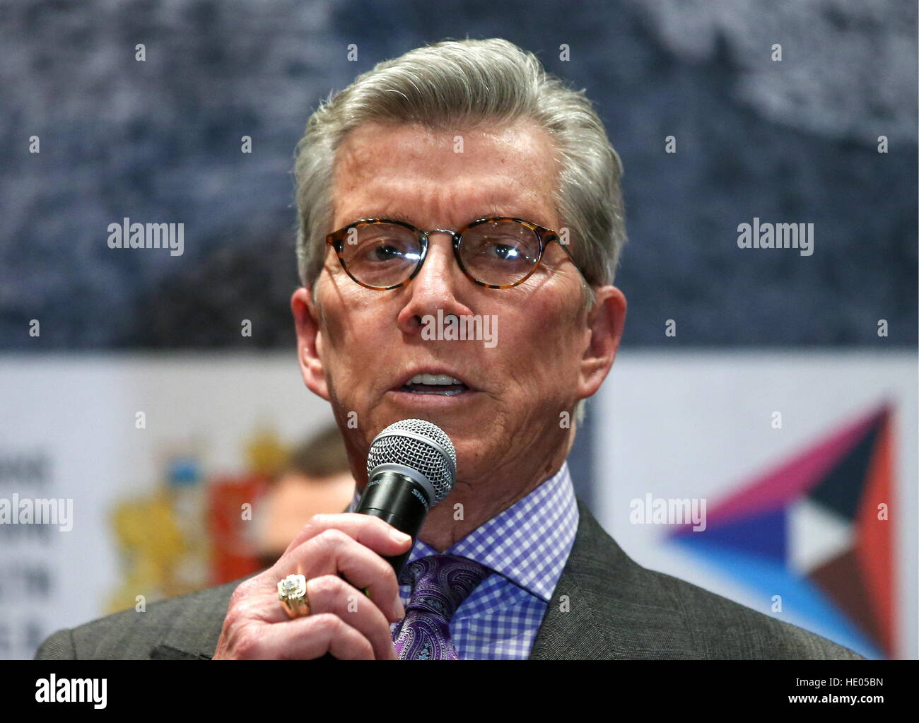 Boxing Announcer High Resolution Stock Photography and Images Alamy