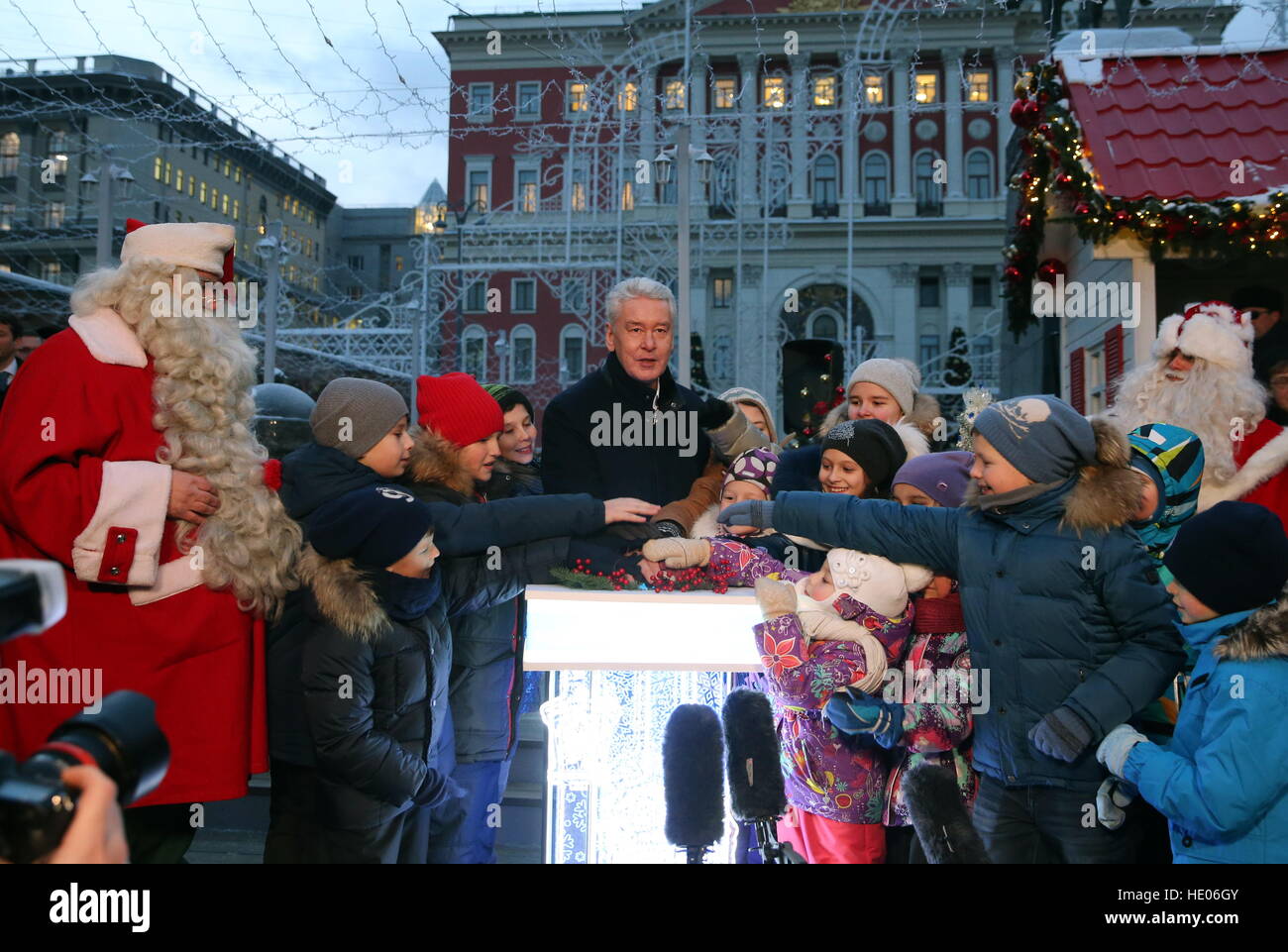 Sobyanin Headquarters, beautiful girls and 3D Moscow Sobyanin Headquarters, beautiful girls and 3D Moscow