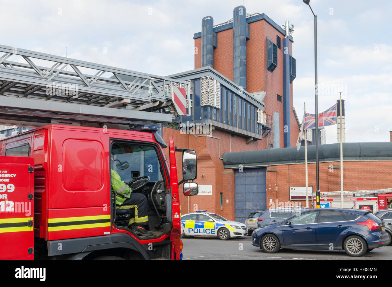 Emergency services outside HMP Birmingham during a riot on 16 December 2016 Stock Photo