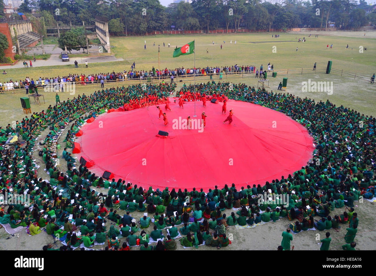 Dhaka, Bangladesh. 16th Dec, 2016. Bangladeshi Cultural Organization Chayanot organized a cultural program at Dhaka University play ground during the Victory Day celebrations in Dhaka, Bangladesh. On December 16, 2016  Bangladesh marks its 45th Victory Day to commemorate the victory of the Allied forces High Command over the Pakistani forces in the Bangladesh Liberation War in 1971. Bangladesh became a free nation on 16 December 1971 after a nine-month bloody war with Pakistan. © Mamunur Rashid/Alamy Live News Stock Photo