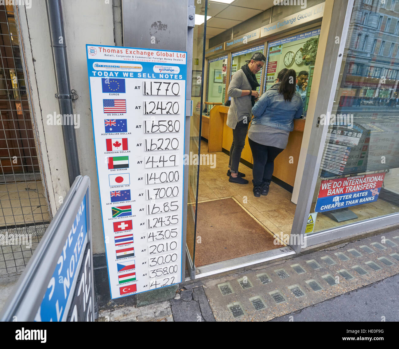 foreign money exchange, London. Foreign currency exchange.  Bureau de Change Stock Photo