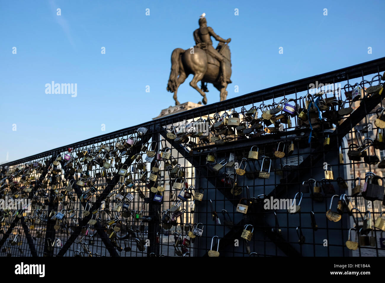 Padlocks in Paris Stock Photo Alamy
