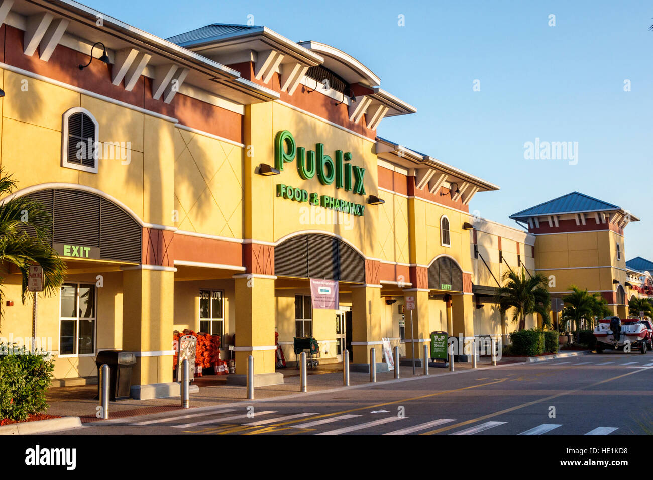 Ft. Fort Myers Florida,Publix,supermarket,grocery store,front entrance exterior,FL161129204 Stock Photo