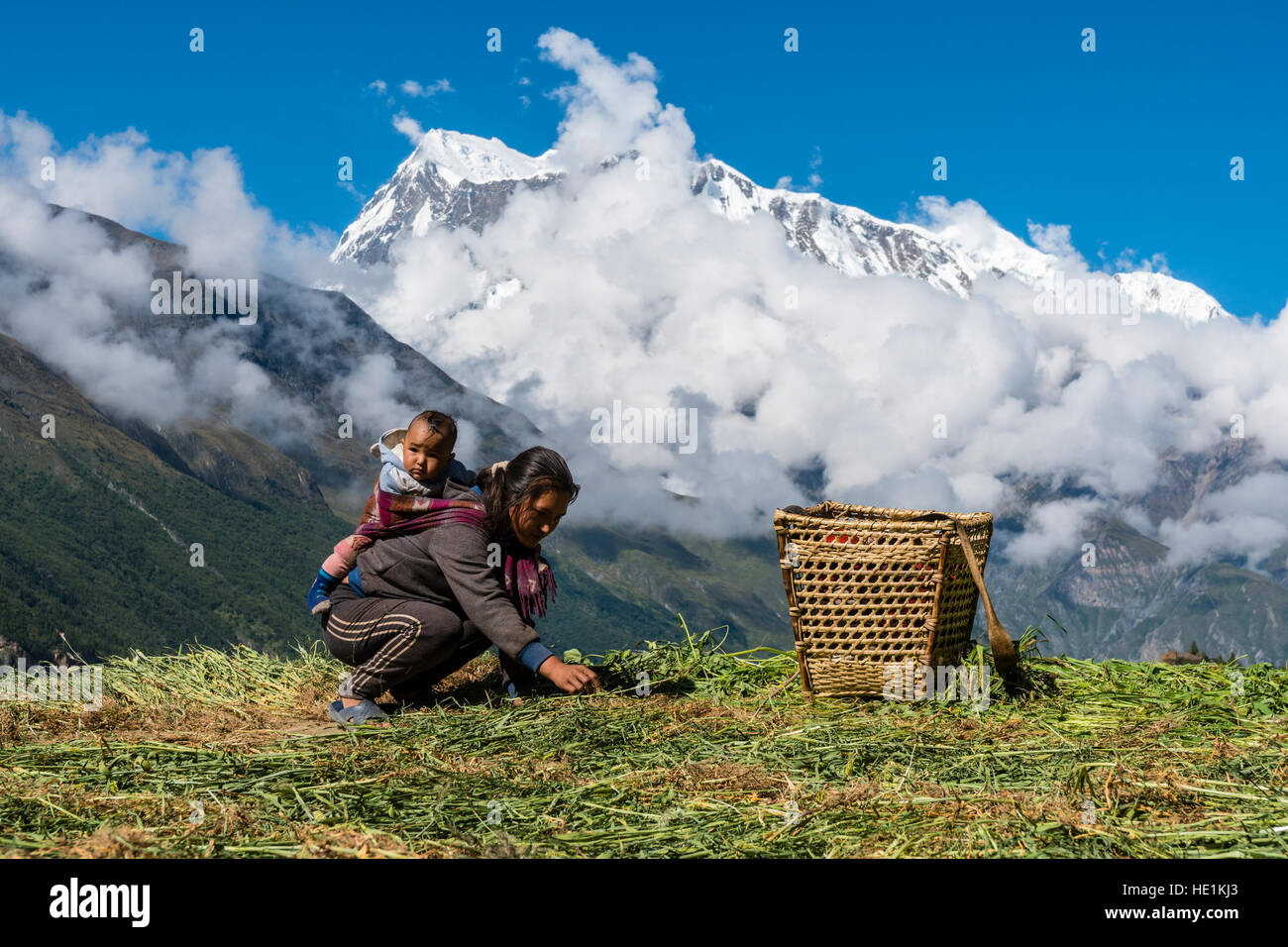 Mountain people nepal baby hi-res stock photography and images - Alamy