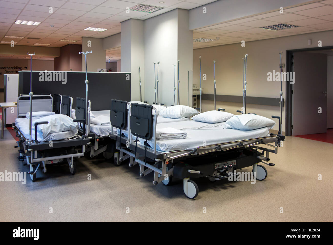 Hospital beds hi-res stock photography and images - Alamy
