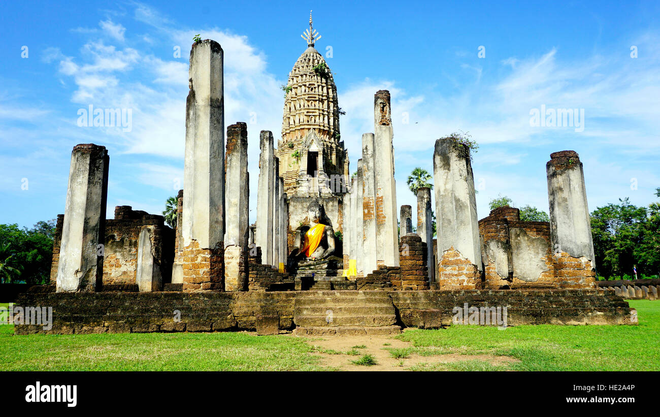 Wat Phra Si Rattana Mahathat Echliyong in Sukhothai temple world heritage Stock Photo
