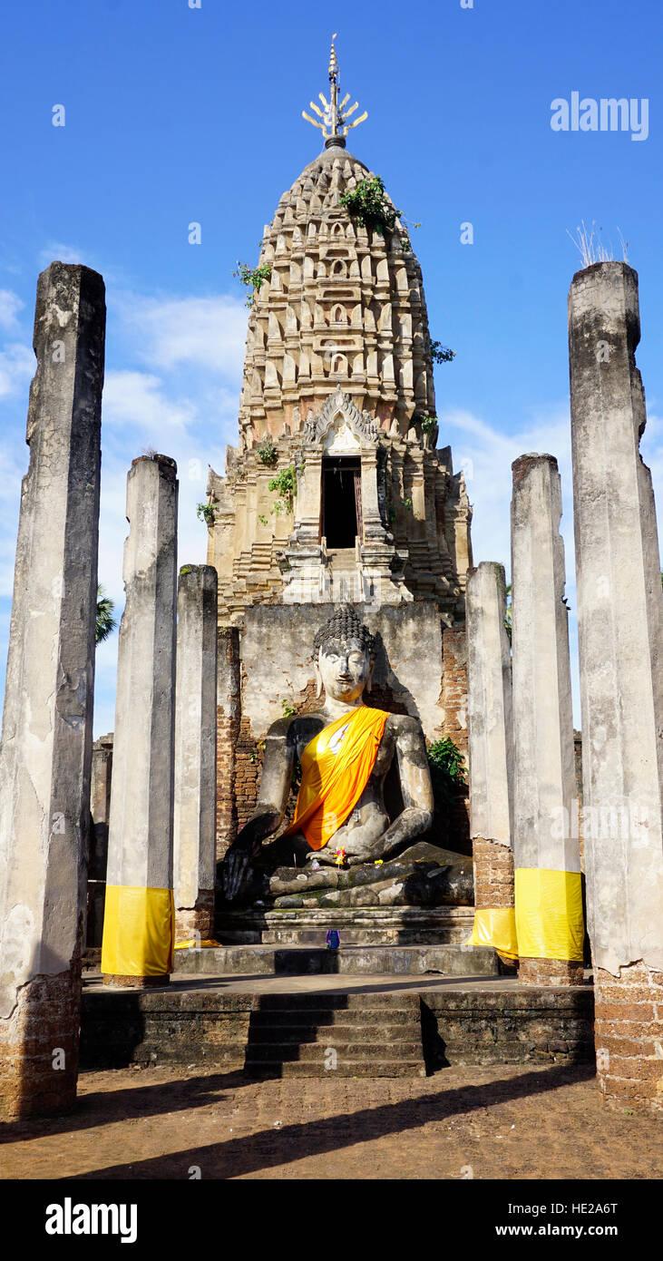 Main approach to Wat Phra Si Rattana Mahathat Echliyong in Sukhothai temple world heritage vertical Stock Photo