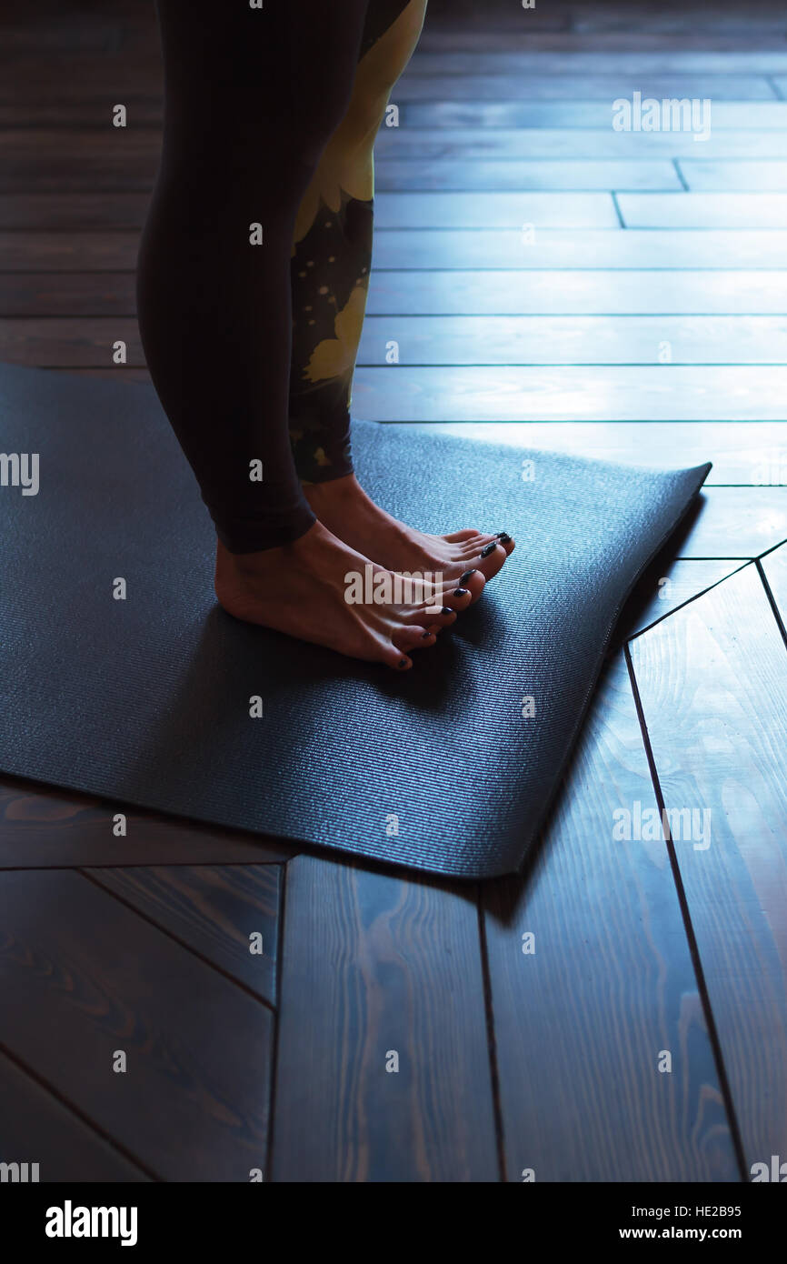 Preparation for the practice of yoga, exercises against flat feet, warm