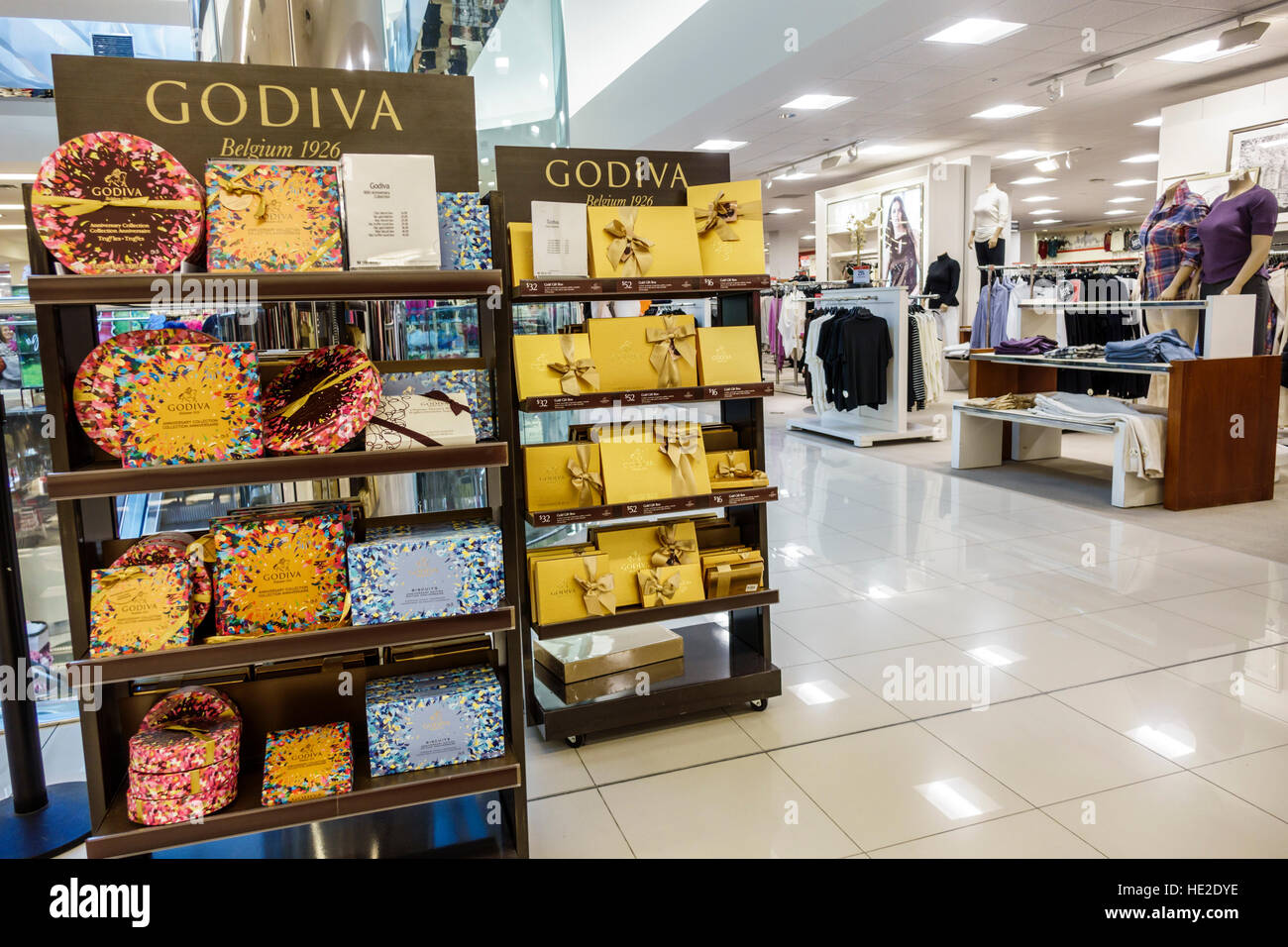 Godiva Chocolates Stock Photos & Godiva Chocolates Stock Images Alamy