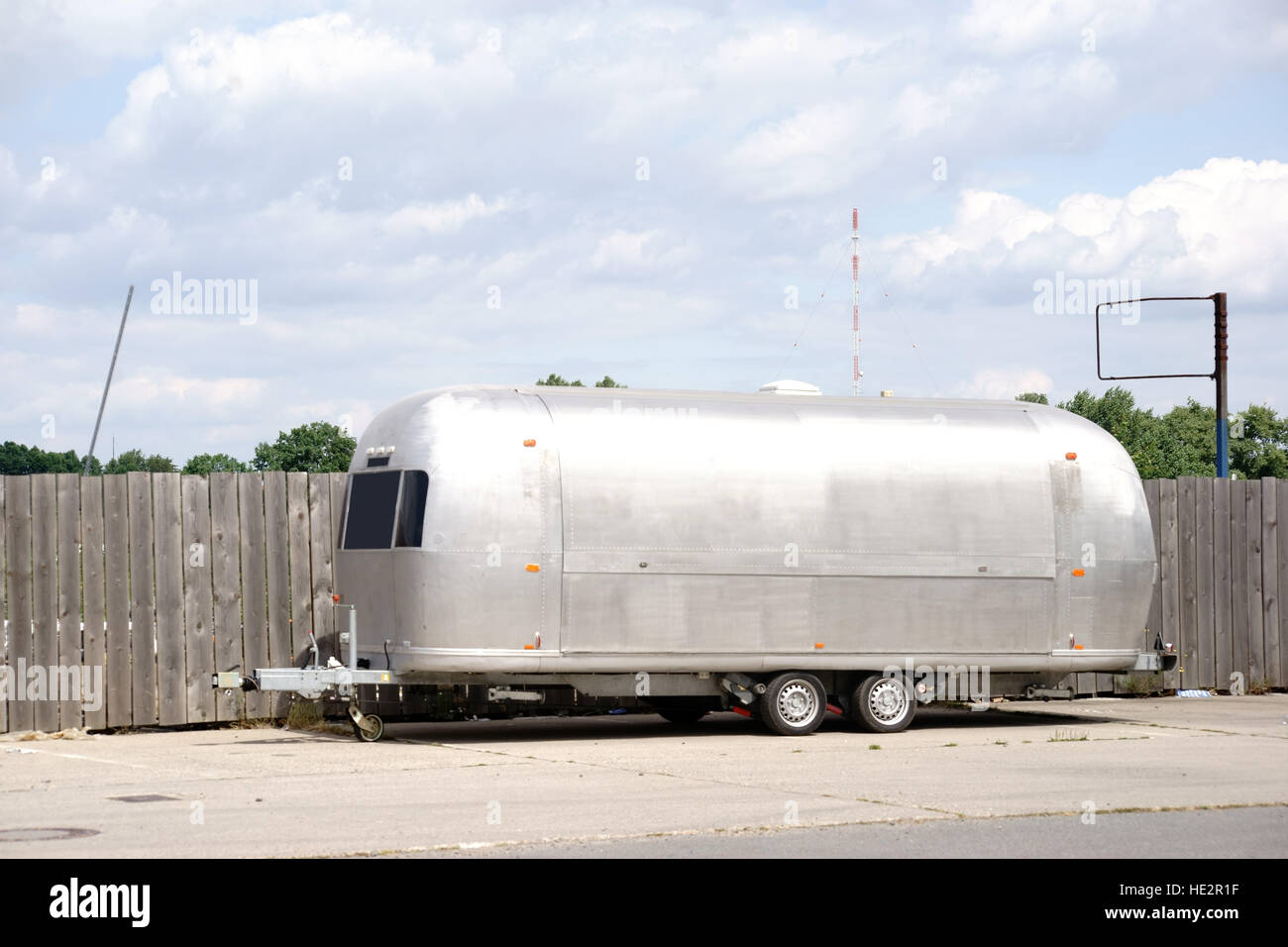 Silver Colored Caravan Hi res Stock Photography And Images Alamy
