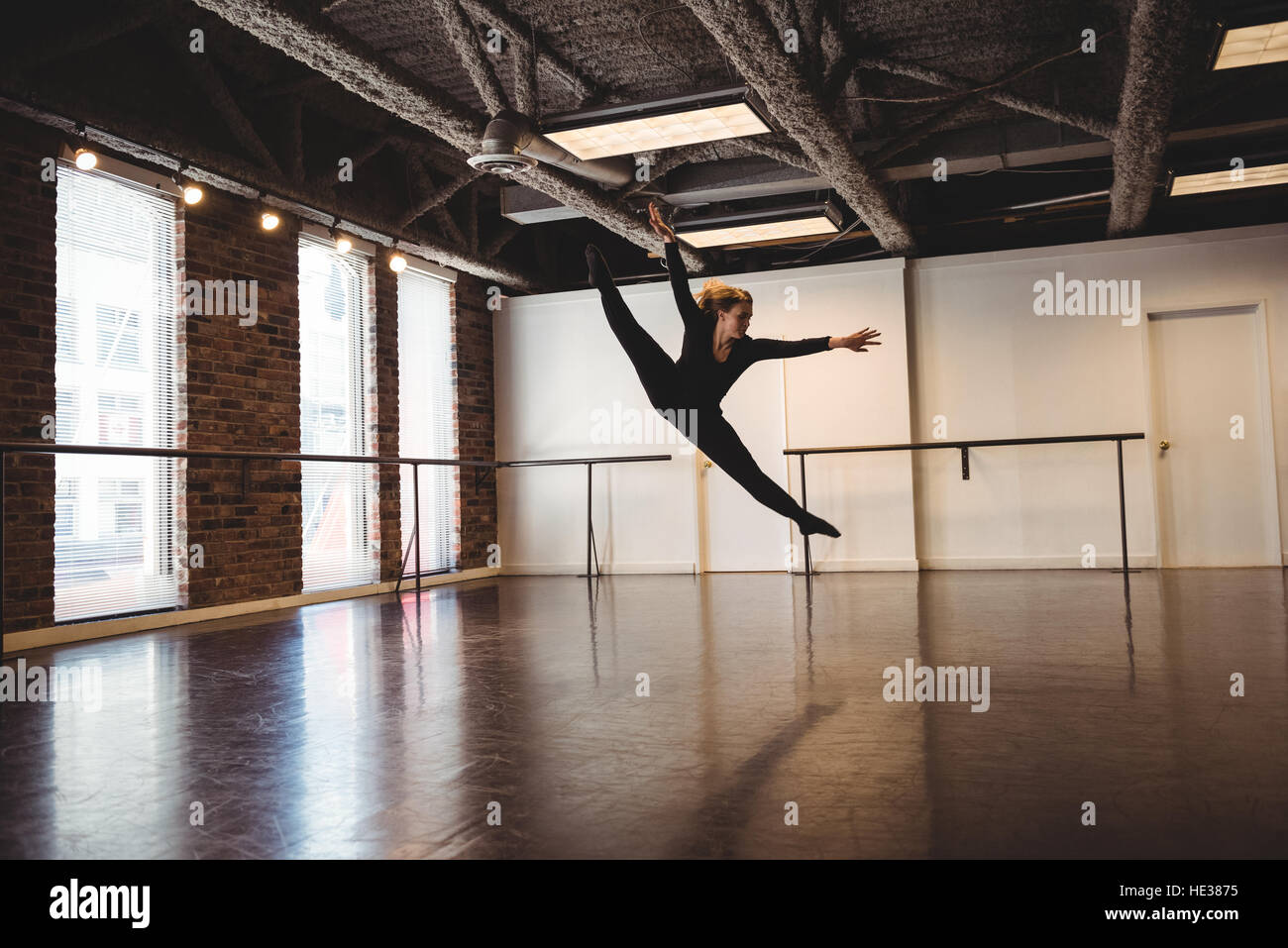 Man woman dancing graceful dance hi-res stock photography and images ...