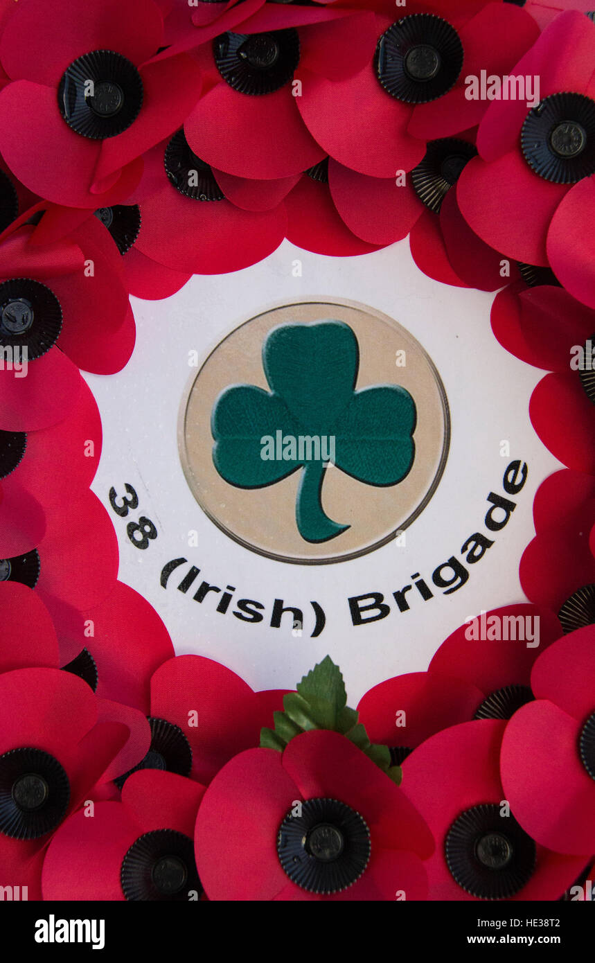 38th Irish Brigade Poppy Wreath at War Memorial in Derry. Stock Photo