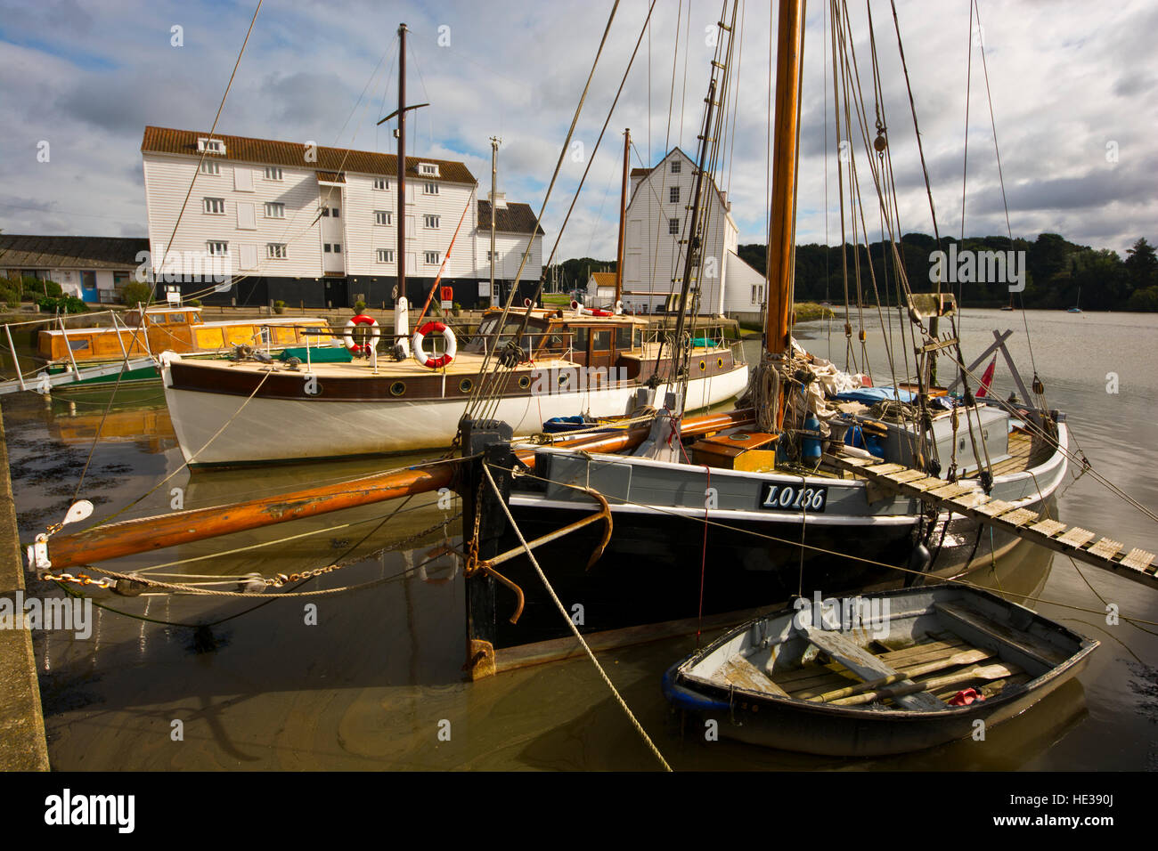 Boats Woodbridge quay waterfront Stock Photo - Alamy