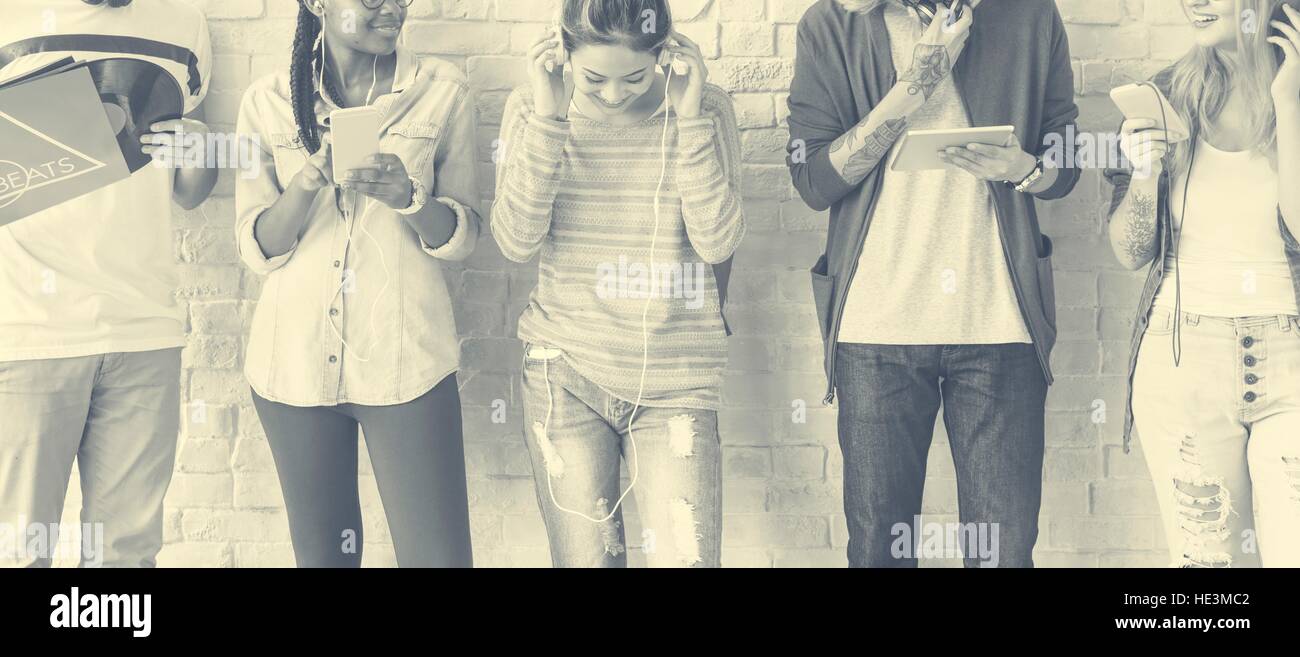 African students group teens hi-res stock photography and images - Alamy