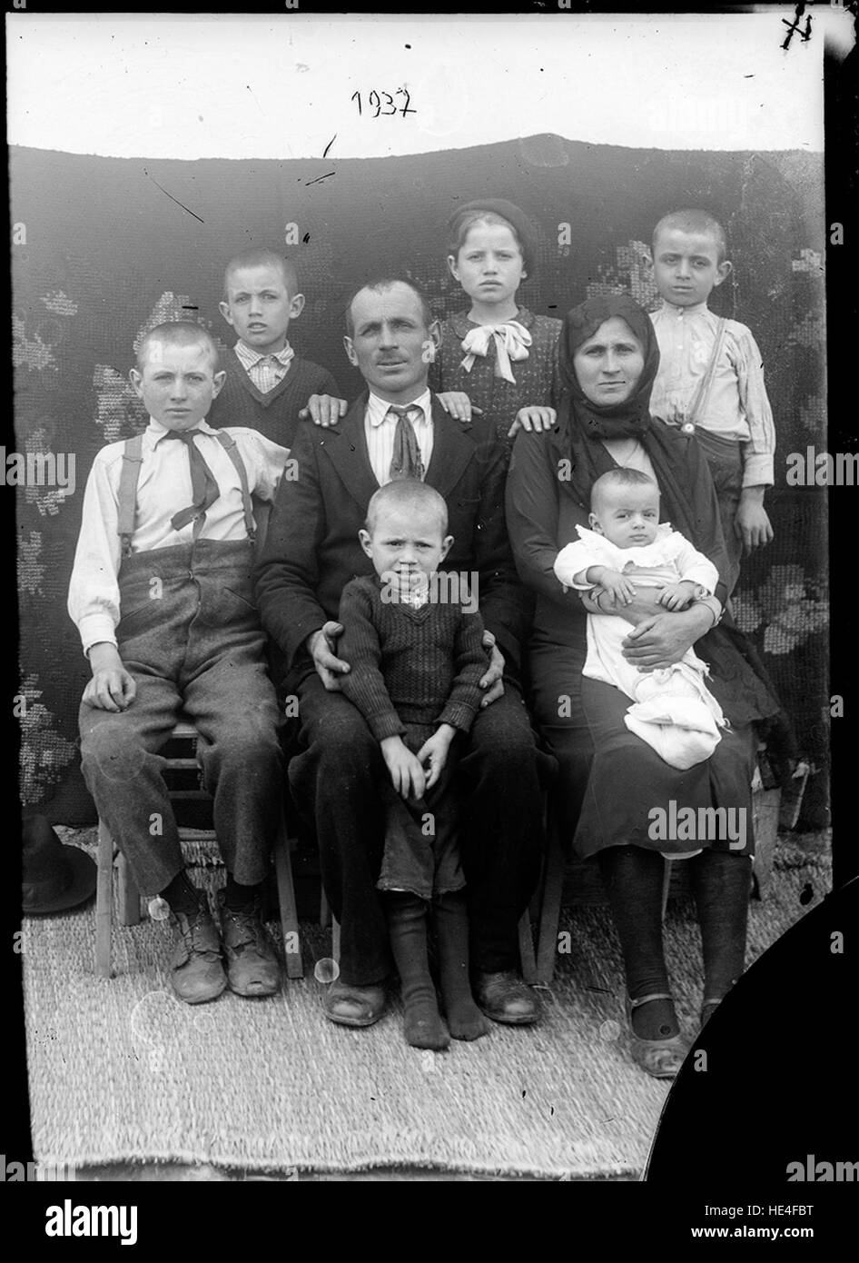 Inv. 193, 2 imagini: Portrete de familie, 1937  The project Costică Acsinte Archive needs help: please donate and share the link igg.me/at/acsinte/x/6146081 ( http://igg.me/at/acsinte/x/6146081 )   DAM by IDimager www.idimager.com/WP/?page id=20 ( http://www.idimager.com/WP/?page id=20 ) Stock Photo