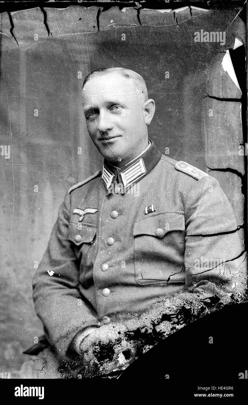 Portrait of a German officer — World War II German Army ranks and insignia ( http://en.wikipedia.org/wiki/World War II German Army ranks and insignia ) Stock Photo