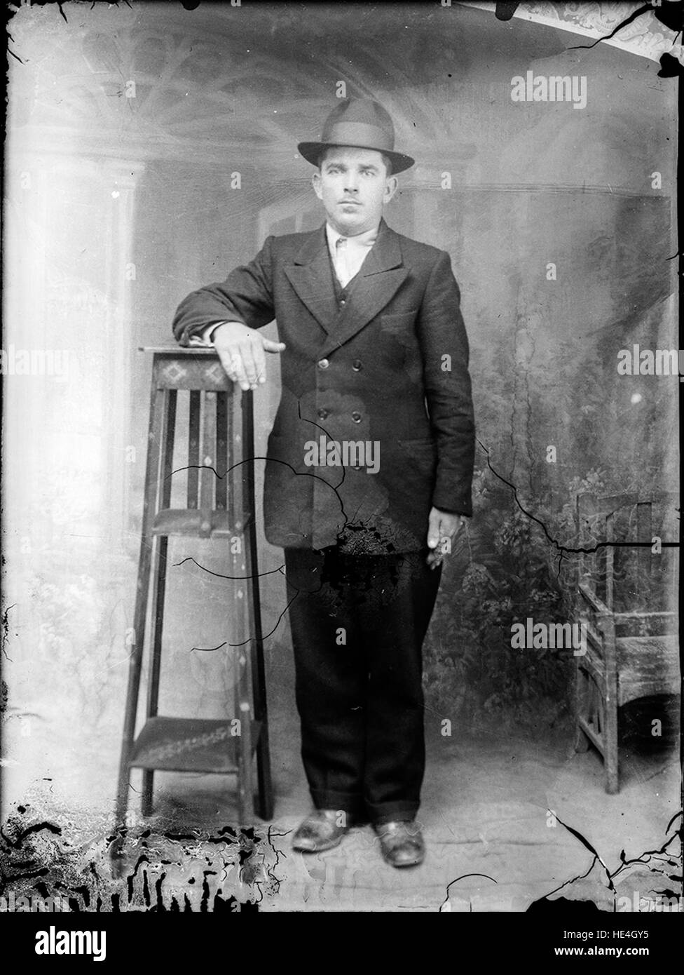 Bărbat cu pălărie Stock Photo - Alamy