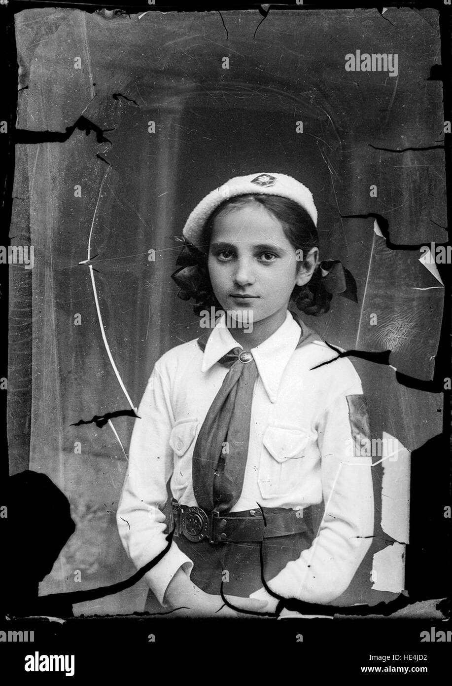 Girl wearing a Pioneer uniform en.wikipedia.org/wiki/Pioneer Organization ( http://en.wikipedia.org/wiki/Pioneer Organization ) Stock Photo