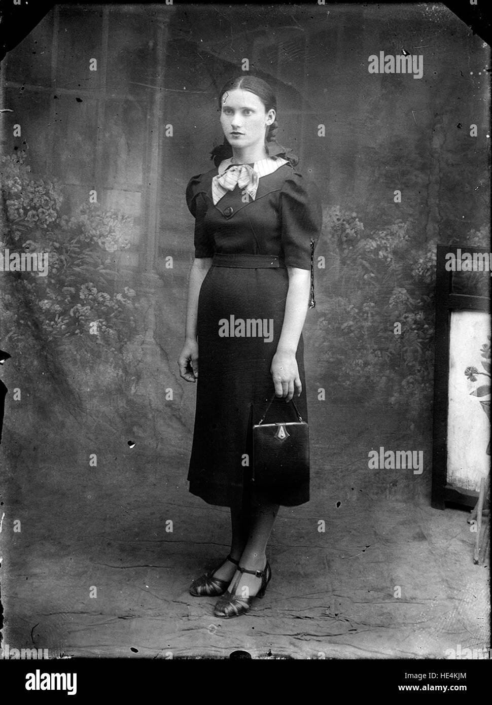 Historical women portraits hi-res stock photography and images - Alamy