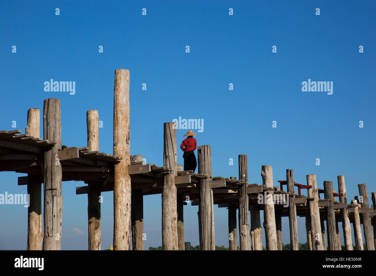 Wooden bridge myanmar hi-res stock photography and images - Alamy