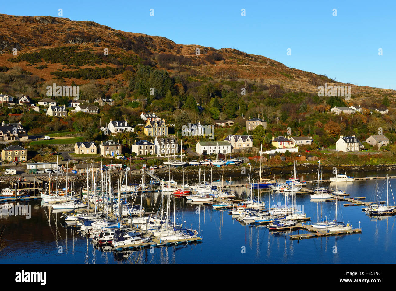 Elevated view of marina at fishing village of Tarbert on Loch Fyne in ...