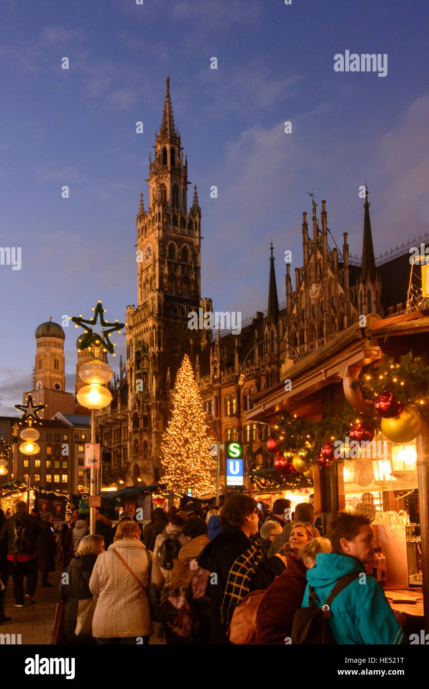 München, Munich Christmas market "Christkindlmarkt" at square