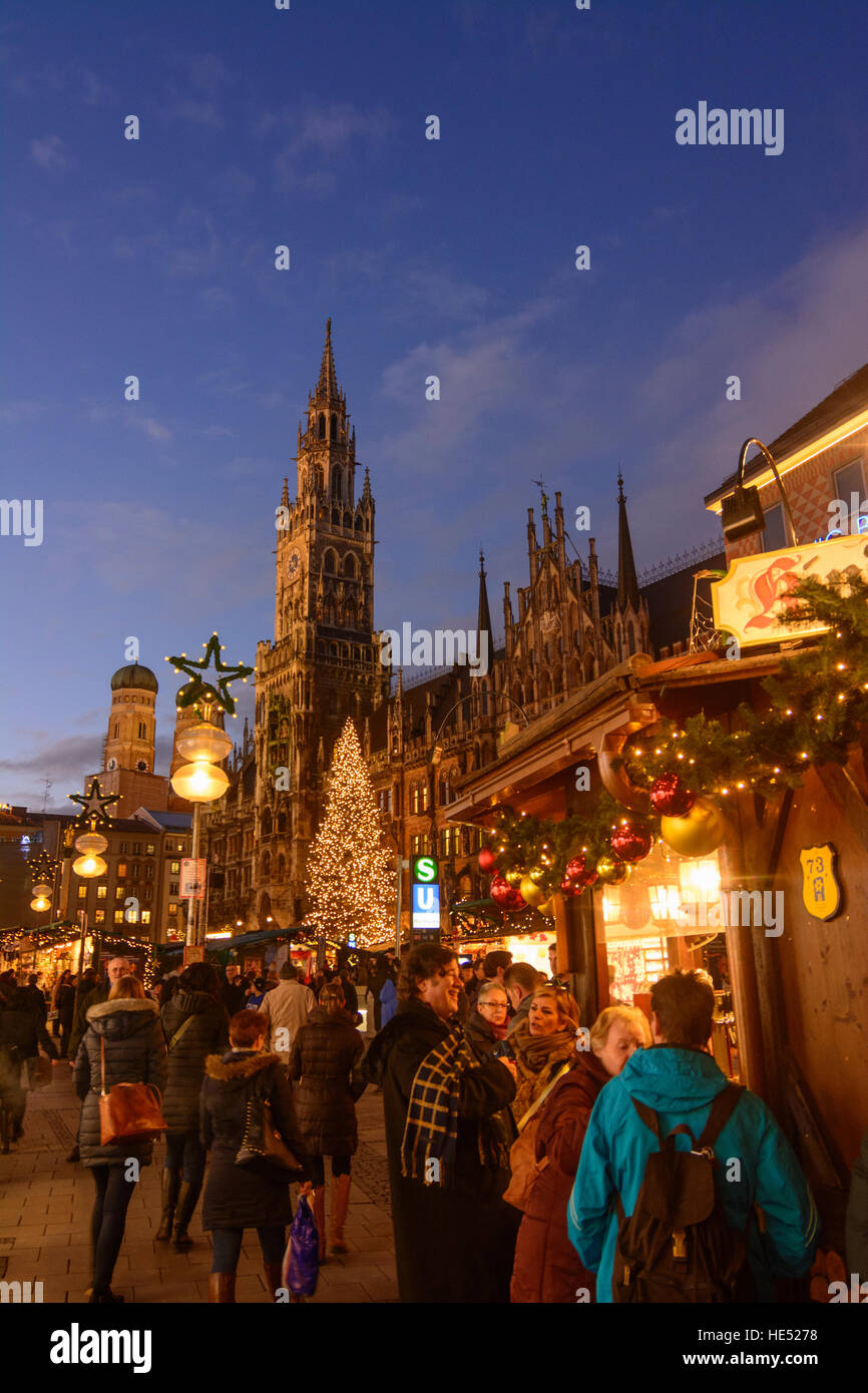 München, Munich: Christmas market 'Christkindlmarkt' at square Marienplatz, Town Hall, church Frauenkirche, Oberbayern, Upper Bavaria, Bayern, Bavaria Stock Photo