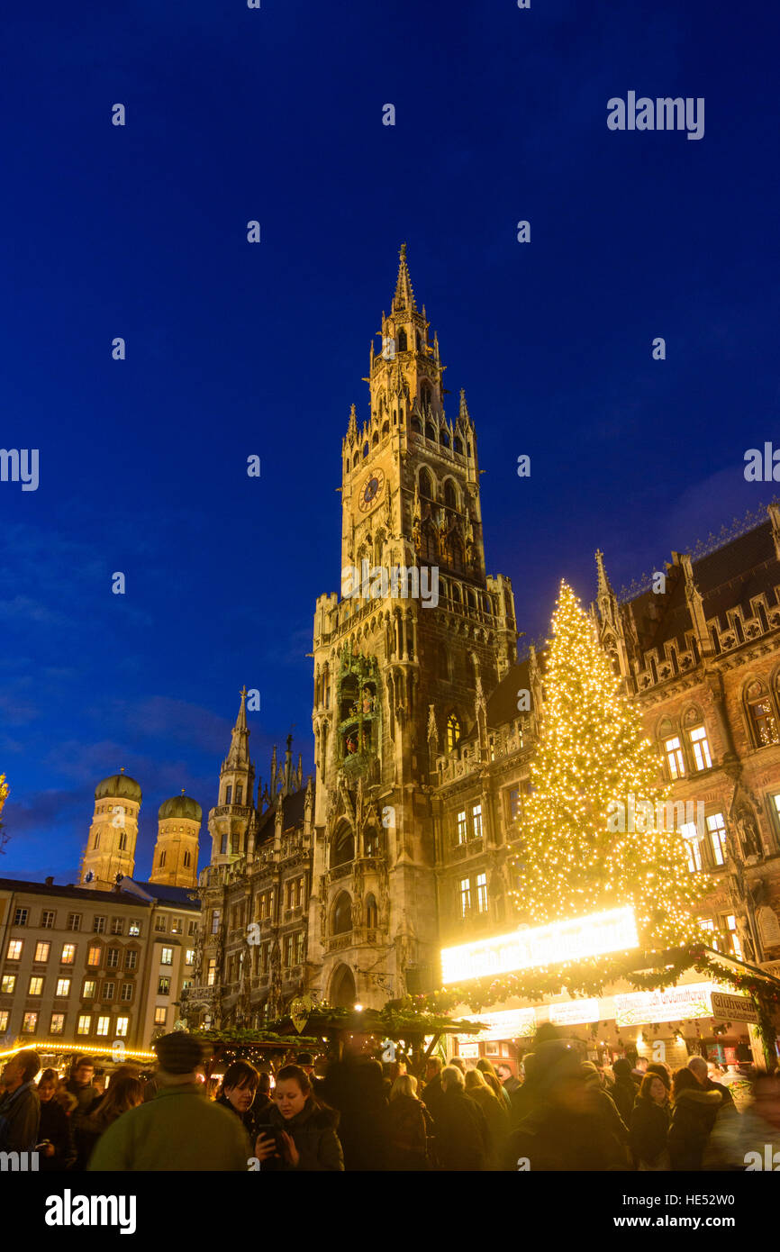 München, Munich Christmas market "Christkindlmarkt" at square