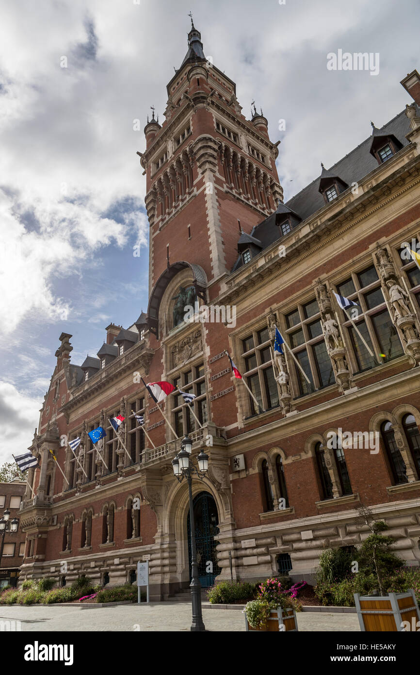 Beffroi de l’Hôtel de Ville de Dunkerque (UNESCO), Former Dunkirk Town