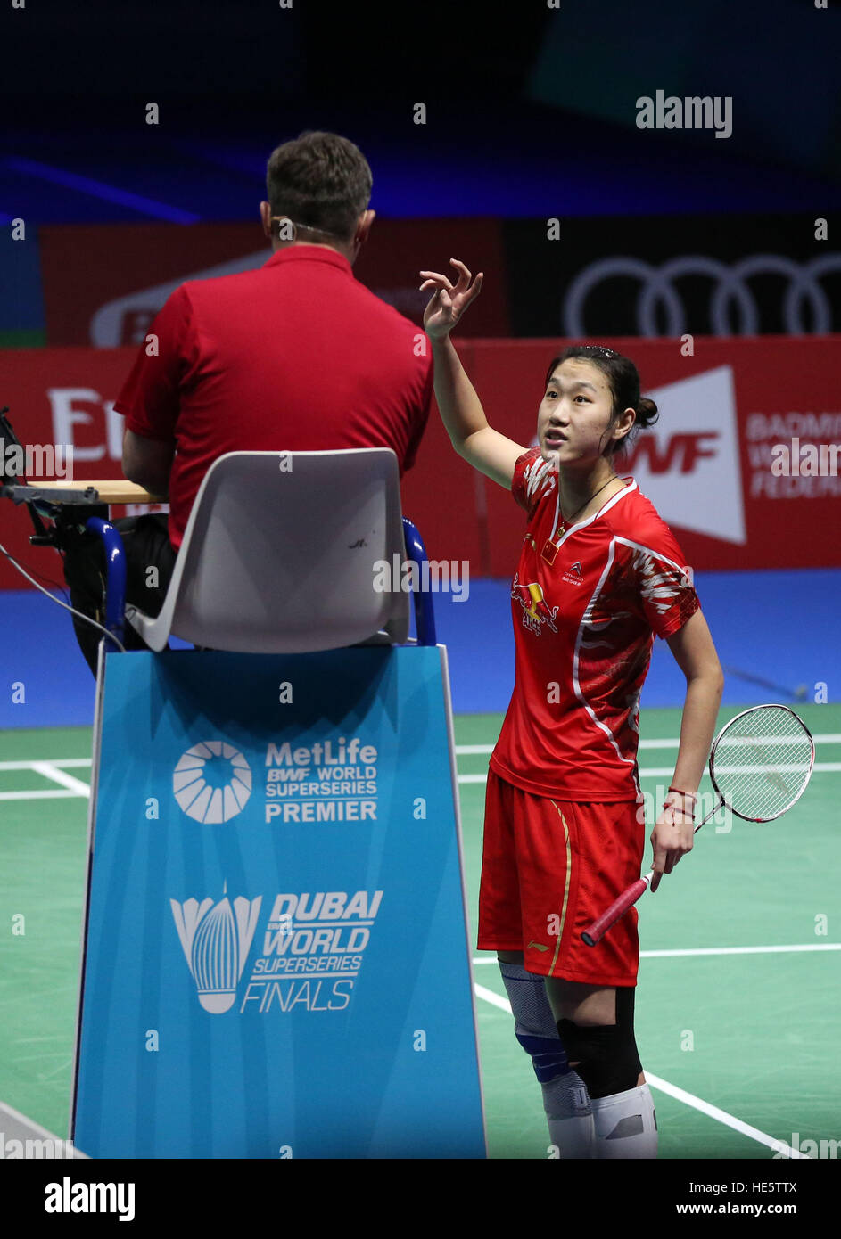 Badminton referee deals