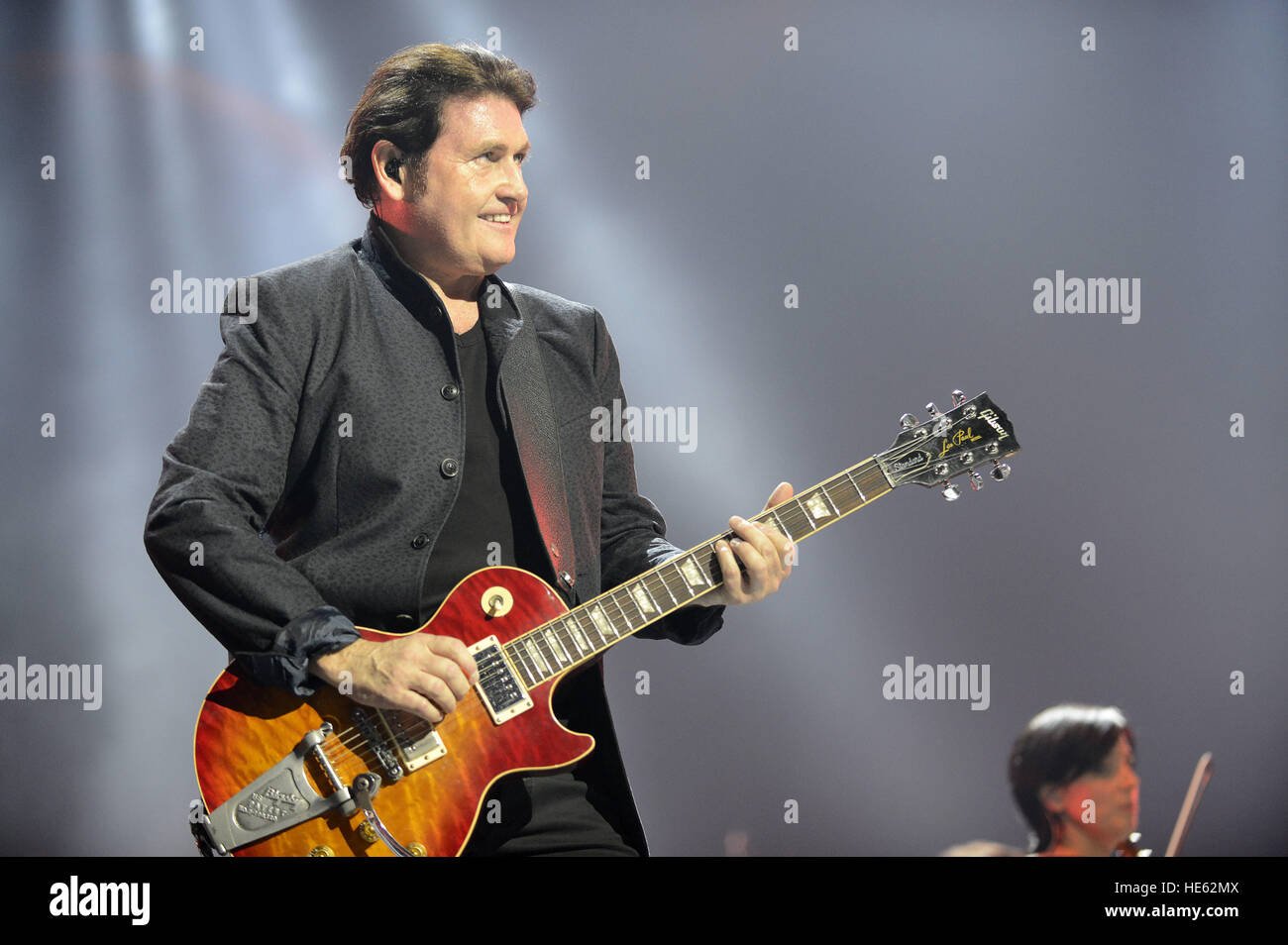 Charlie burchill simple minds hires stock photography and images Alamy