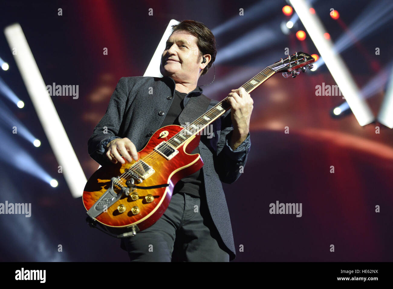 Charlie burchill simple minds hires stock photography and images Alamy