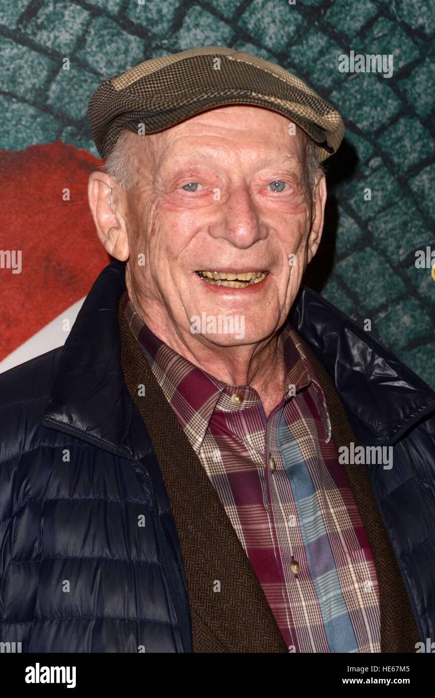 Los Angeles, CA, USA. 16th Dec, 2016. Alan Mandell at arrivals for AMELIE, A NEW MUSICAL Opening Night, Ahmanson Theatre at the Music Center, Los Angeles, CA December 16, 2016. © Priscilla Grant/Everett Collection/Alamy Live News Stock Photo