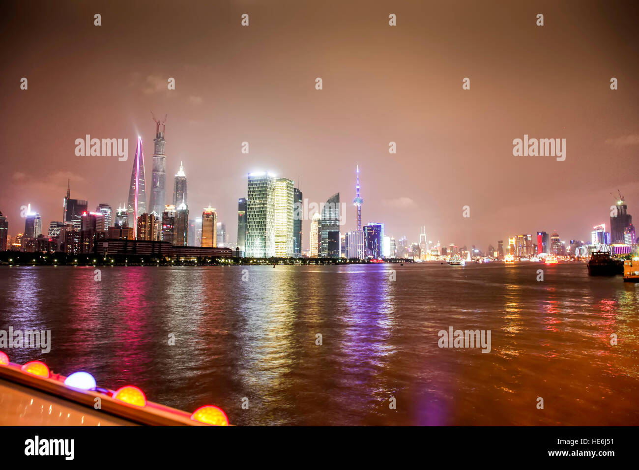 Shanghai huangpu river cruise night hi-res stock photography and images ...