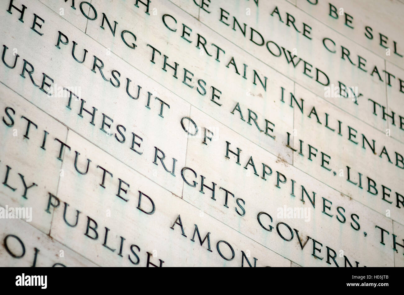 inalienable rights are mentioned in the declaration of independence