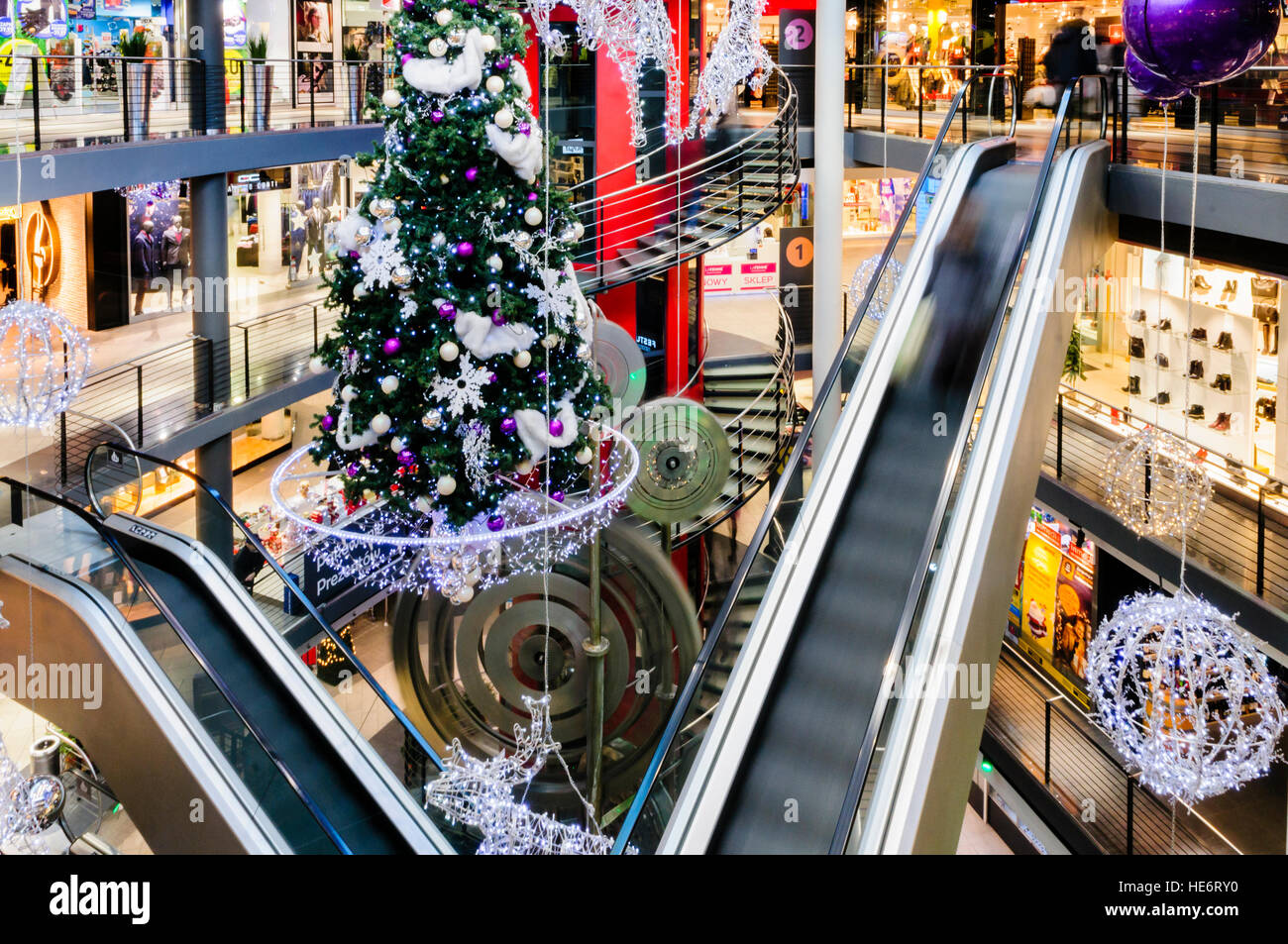 Shoppers in the Galeria Handlowa Madison shopping centre, Gdansk Stock  Photo - Alamy