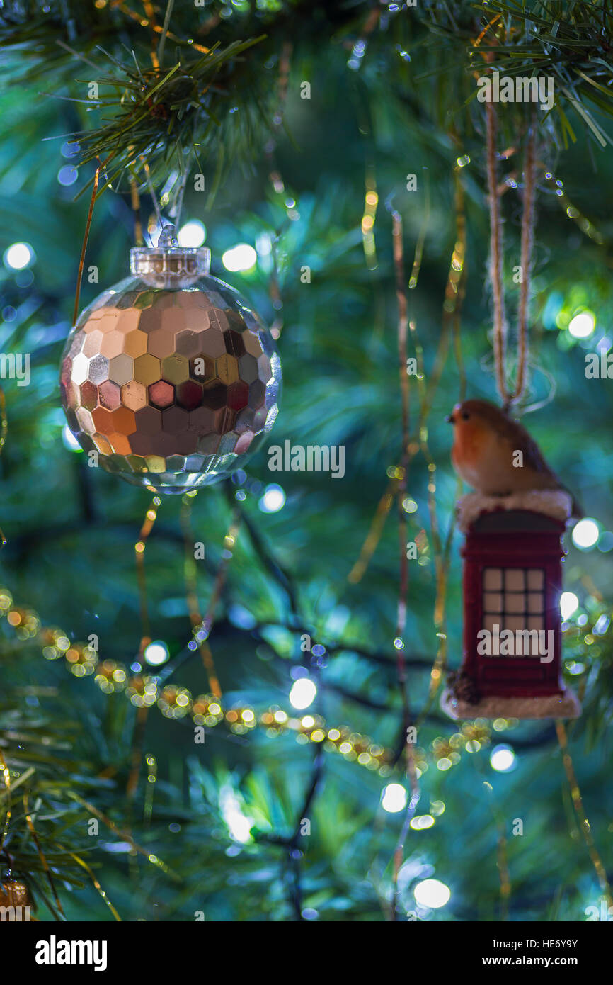 Silver tree decorations hi-res stock photography and images - Alamy