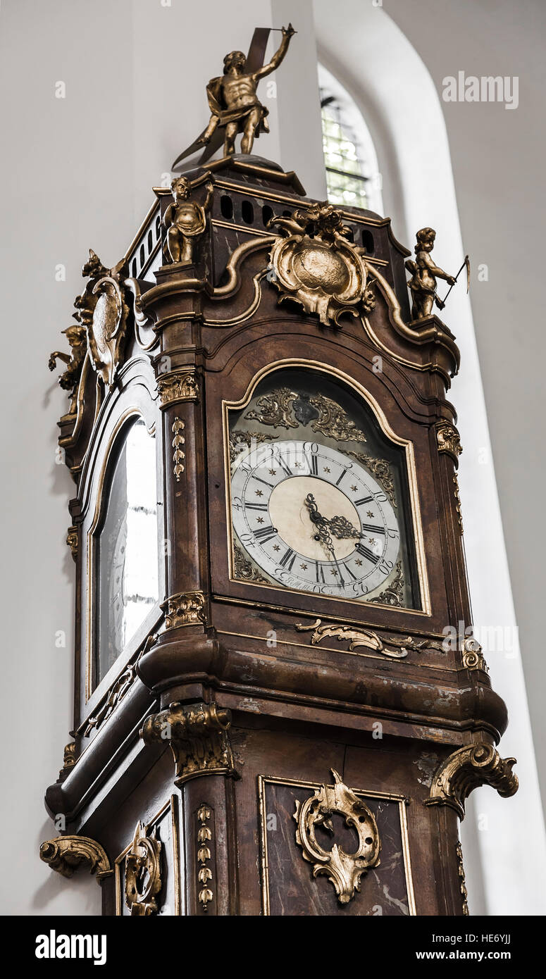 Pendulum clock antique hires stock photography and images Alamy