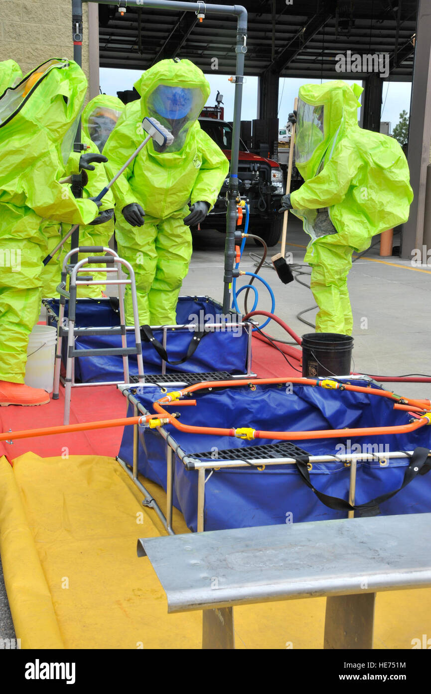 Hazardous materials responders hires stock photography and images Alamy