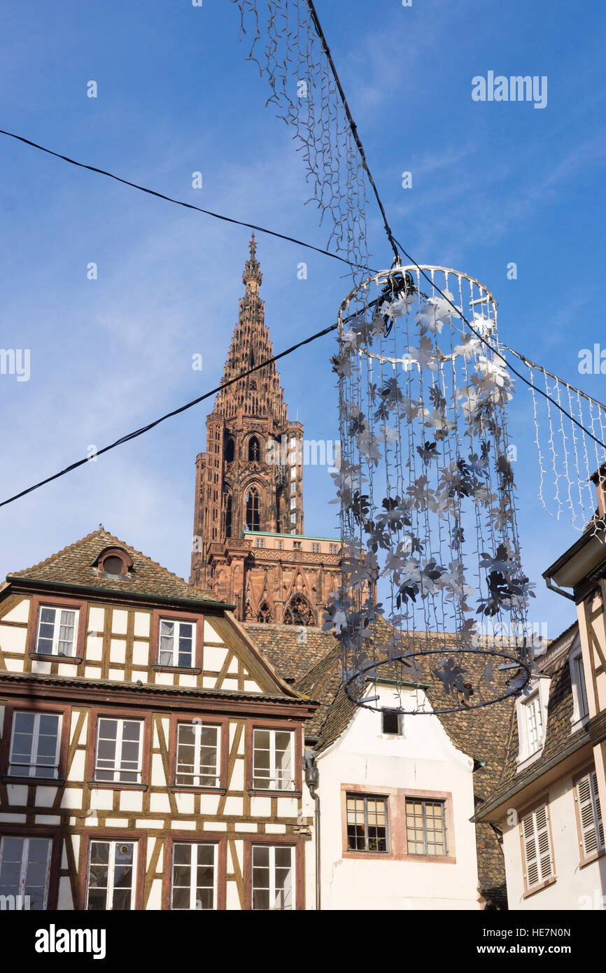 Strasbourg cathedral viewed from Place du Marché aux Poissons at Christmas Stock Photo