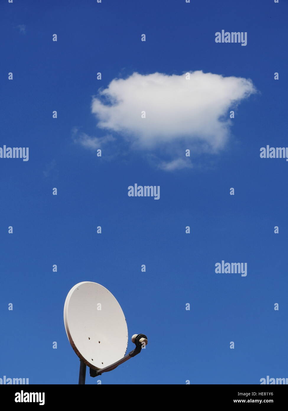 satellite dish blue sky Stock Photo Alamy