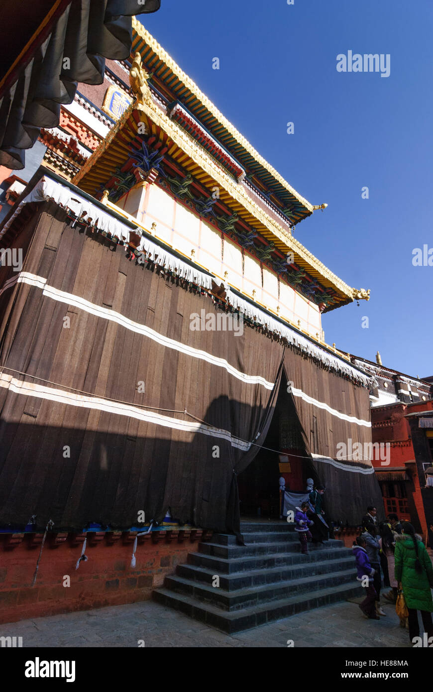 Shigatse (Xigaze): Tashilhunpo Monastery (seat of the Panchen Lama); Kelsang Temple, Tibet, China Stock Photo