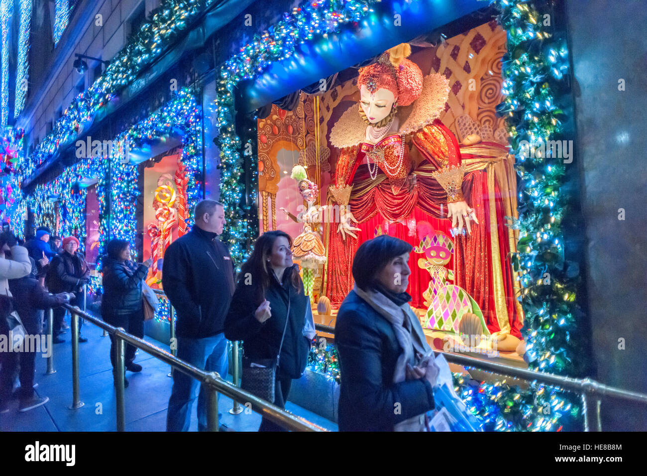 Saks fifth avenue christmas windows hi-res stock photography and images -  Alamy